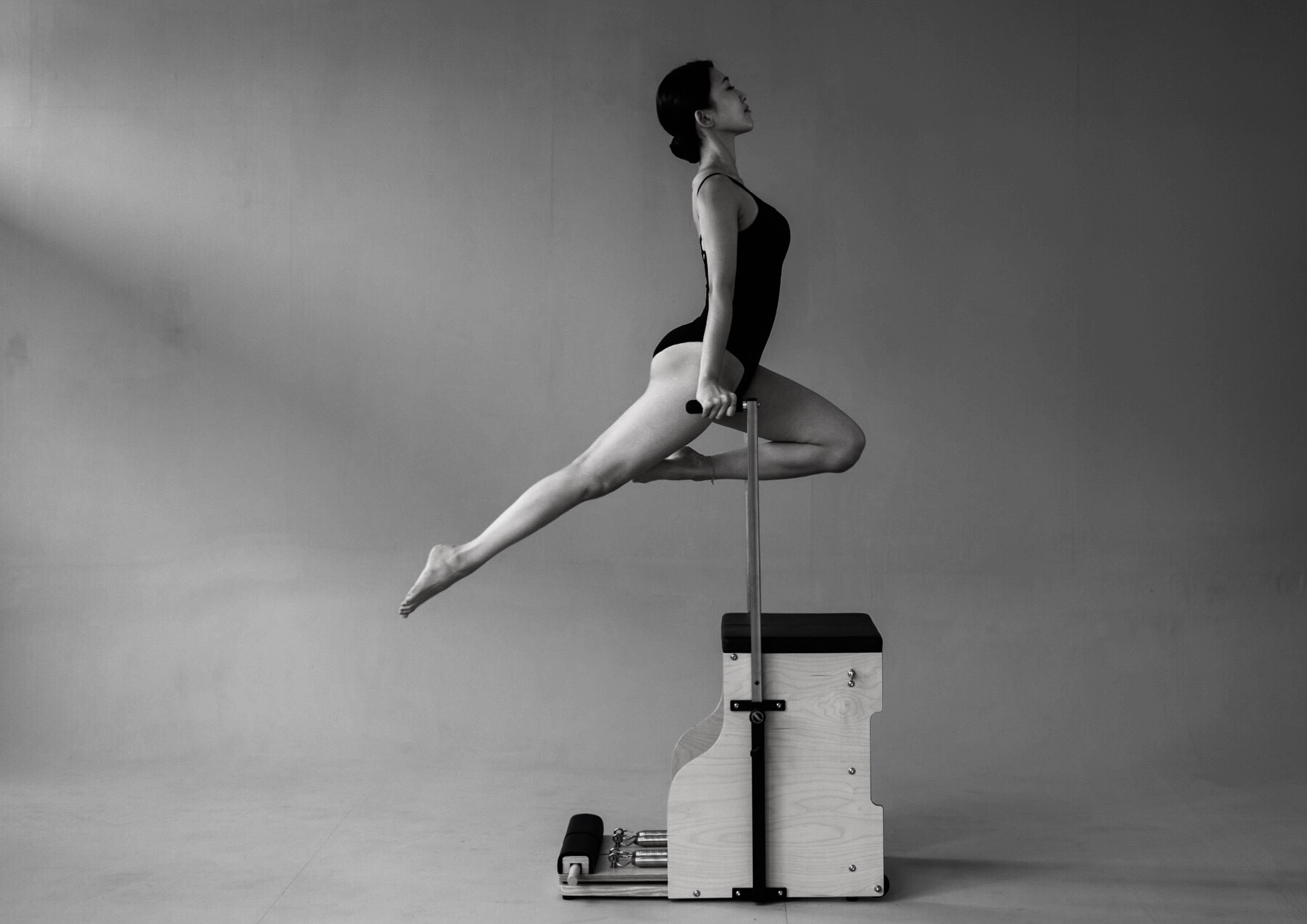 김아윤 강사 필라테스 동작 2