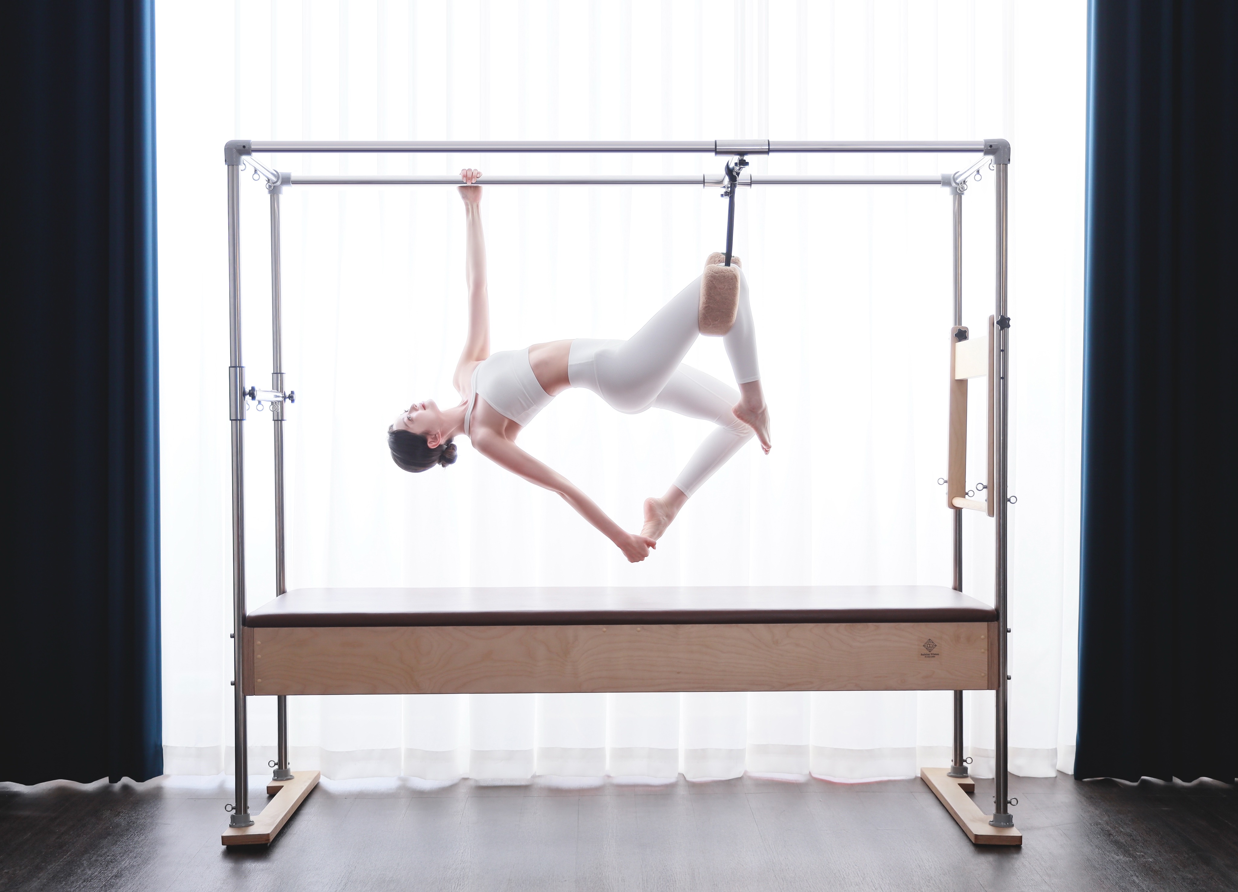 이혜민 강사 캐딜락 필라테스 포즈