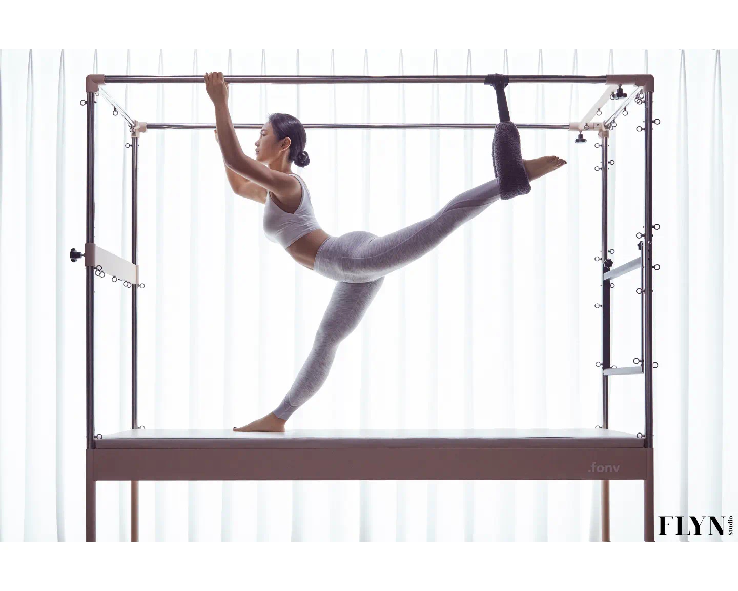 강혜영 강사 필라테스 동작 1